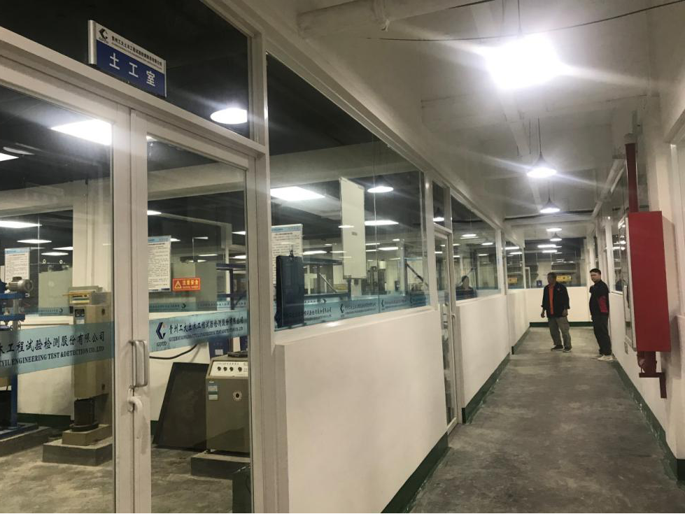 国产日韩精品欧美一区喷