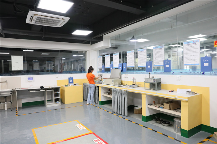 国产日韩精品欧美一区喷