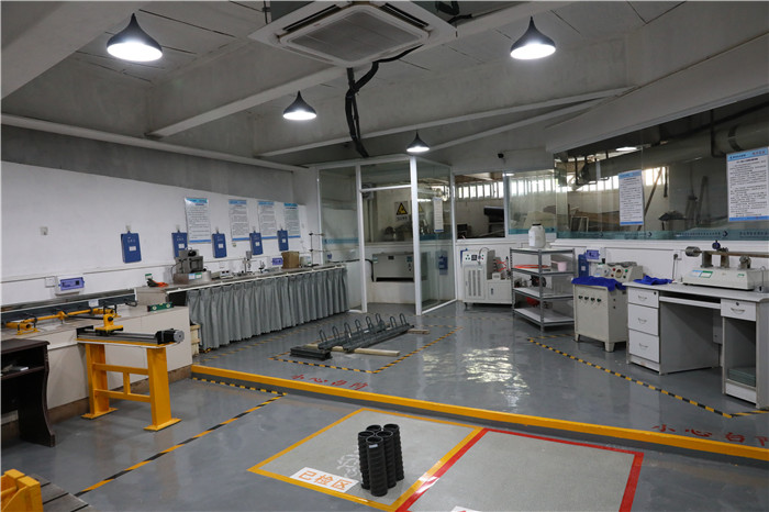 国产日韩精品欧美一区喷