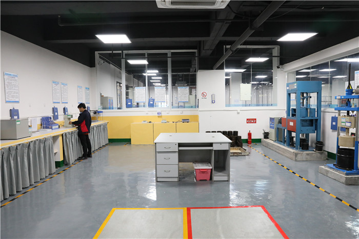 国产日韩精品欧美一区喷