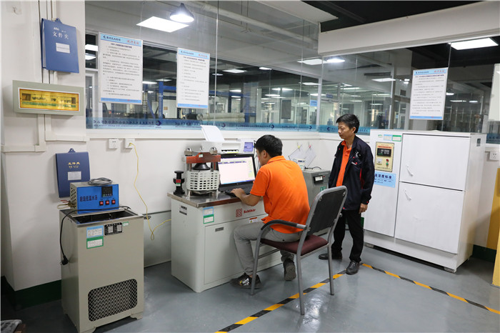 国产日韩精品欧美一区喷