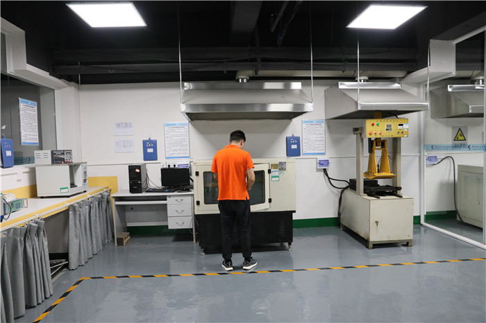 国产日韩精品欧美一区喷