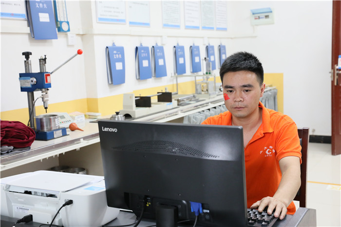 国产日韩精品欧美一区喷