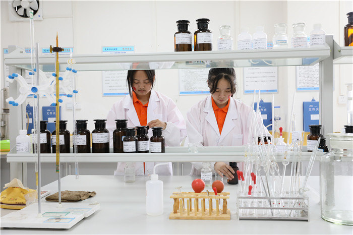 国产日韩精品欧美一区喷