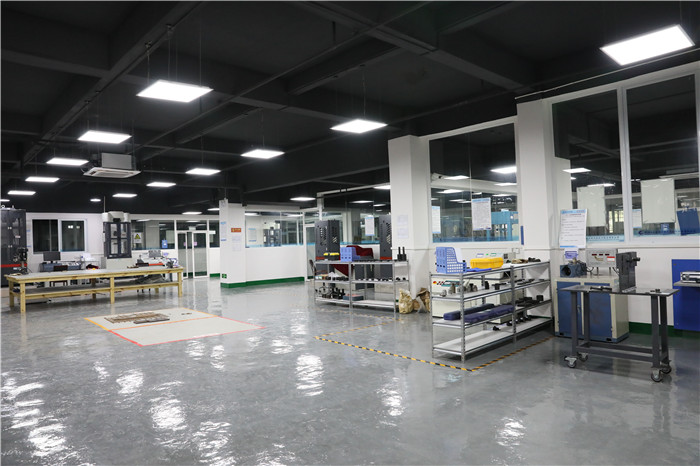 国产日韩精品欧美一区喷