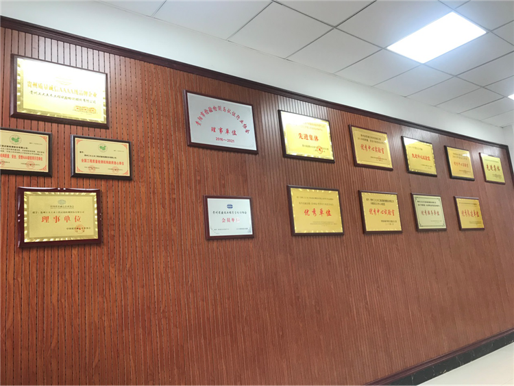 国产日韩精品欧美一区喷