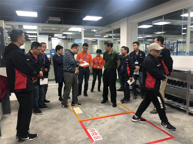 国产日韩精品欧美一区喷