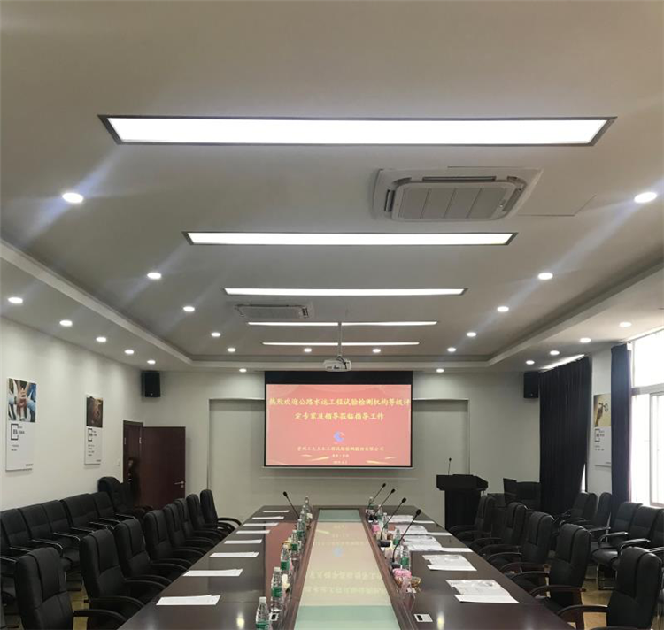 国产日韩精品欧美一区喷