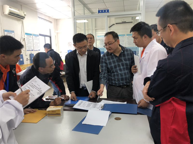 国产日韩精品欧美一区喷