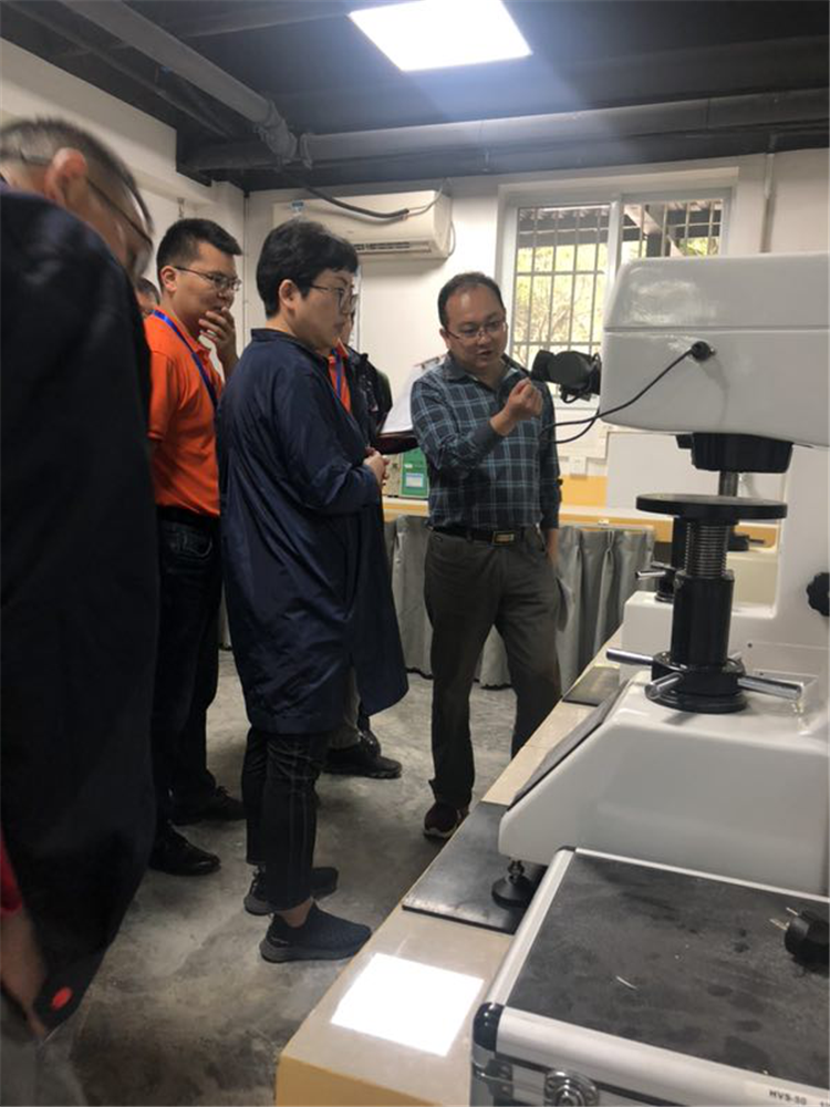 国产日韩精品欧美一区喷