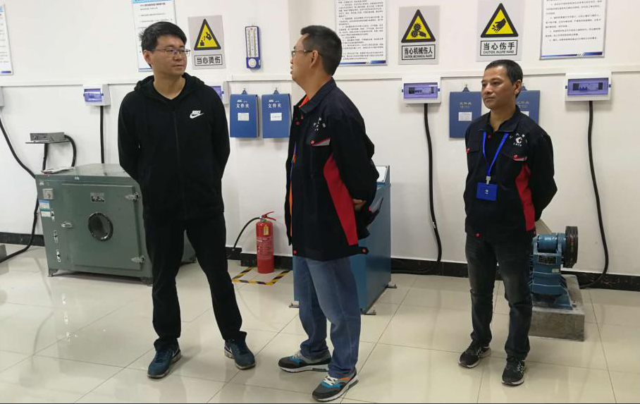 国产日韩精品欧美一区喷