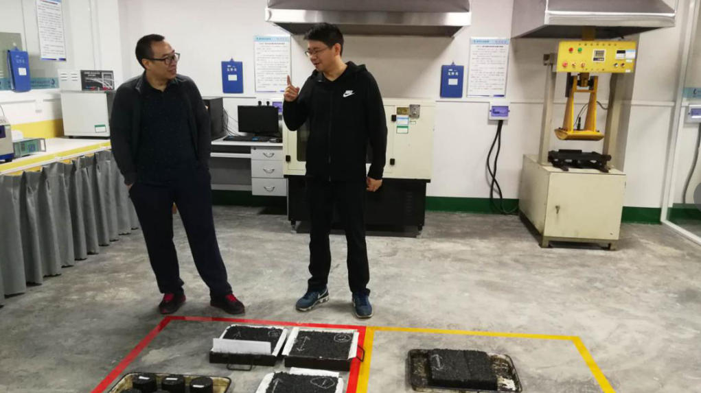 国产日韩精品欧美一区喷