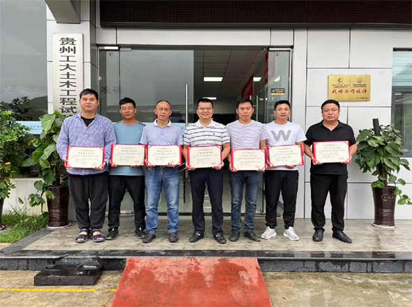 国产日韩精品欧美一区喷