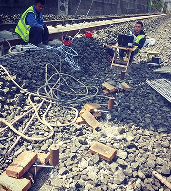 机械百分表挠度数据采集